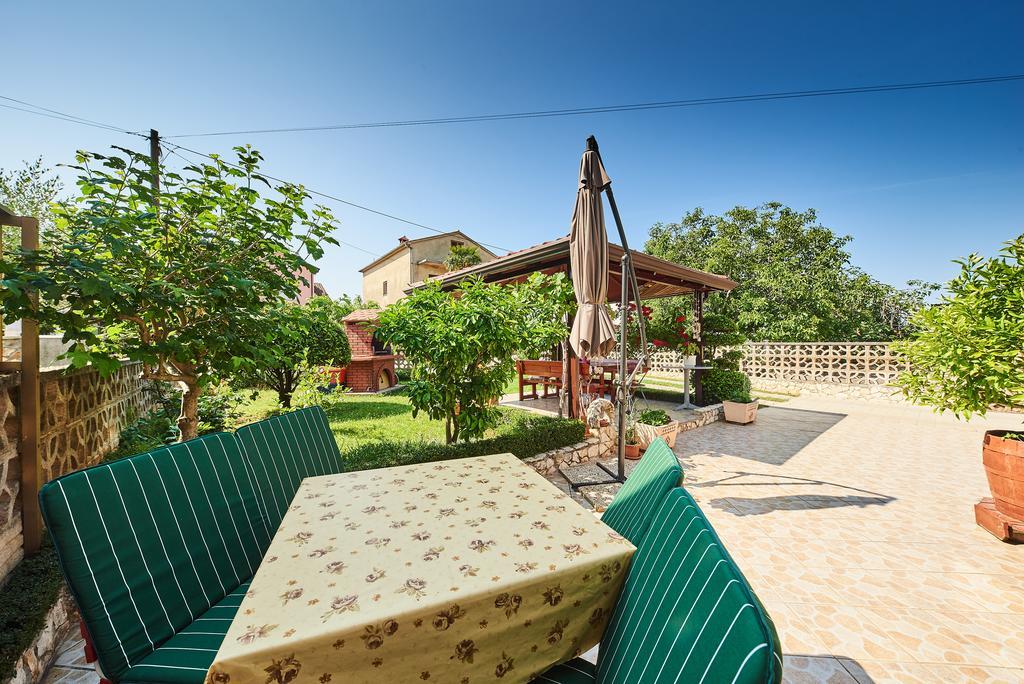 Apartment Erika Umag Ngoại thất bức ảnh
